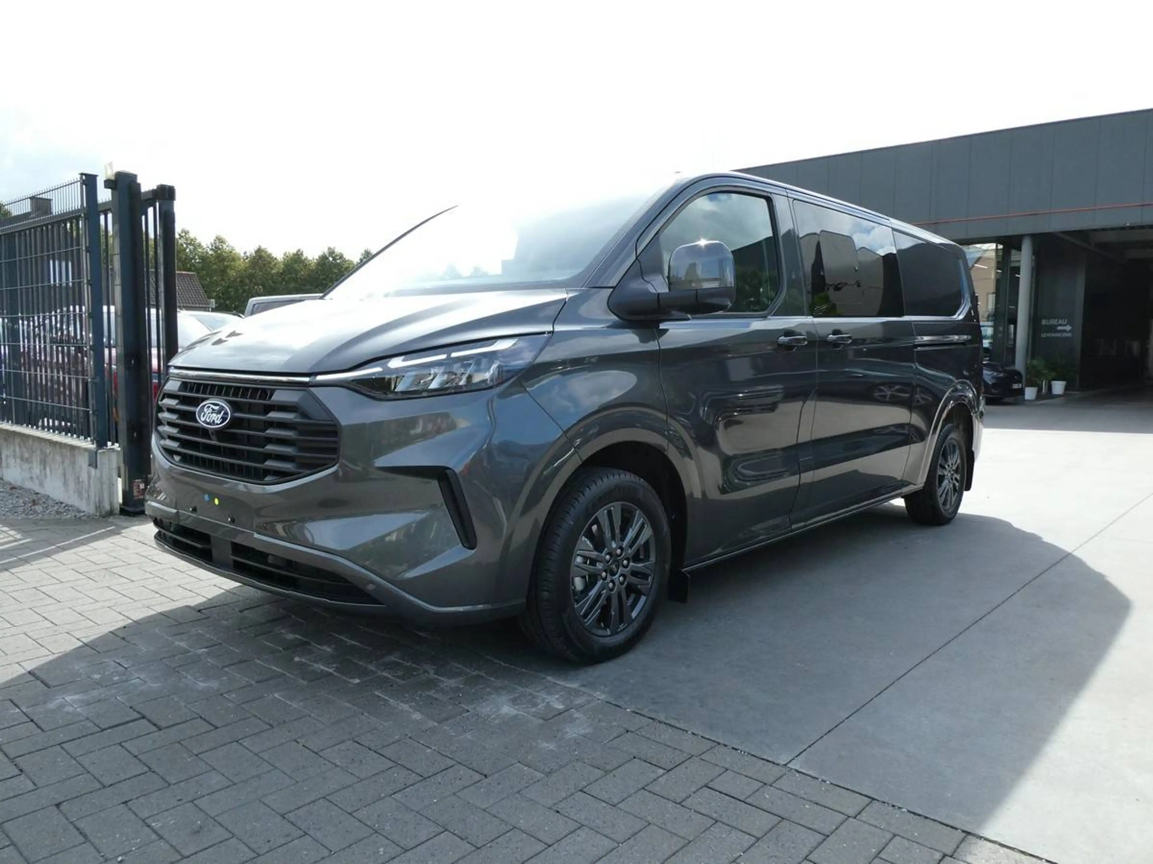 Ford Transit Custom L2 Multi-Use 5pl 2.0 TDCi 170pk Automaat Limited BLIS ACC 360° Trekhaak