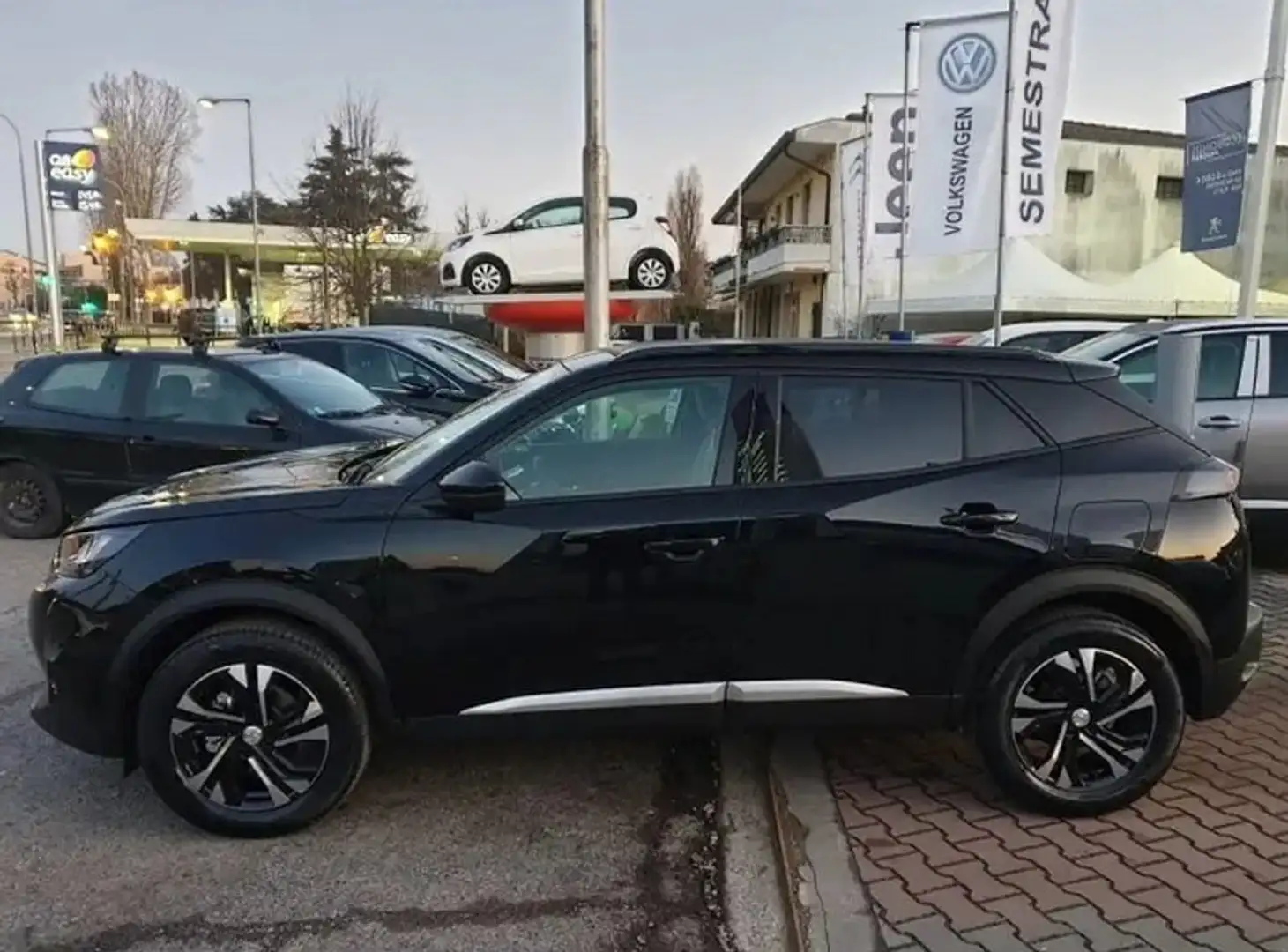 Peugeot 2008 1.2 PURE TECH 130CV ALLURE Nero - 2