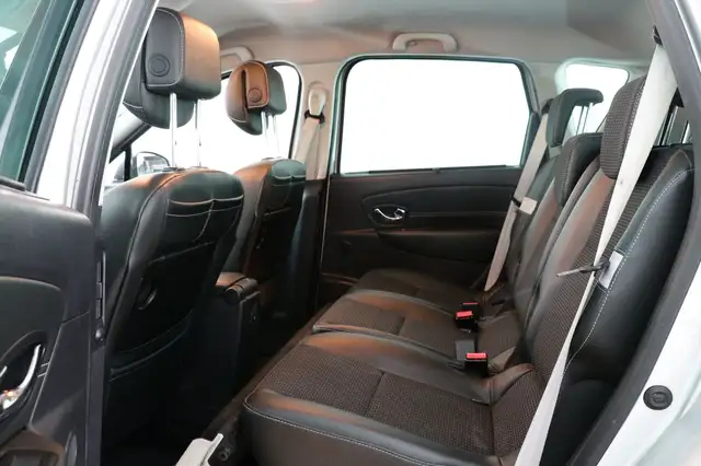 Renault Scenic view 13