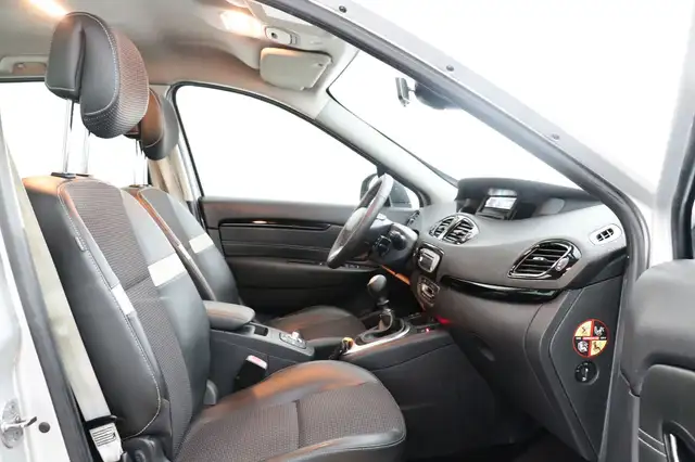 Renault Scenic view 12