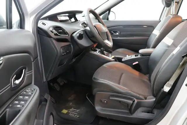 Renault Scenic view 14