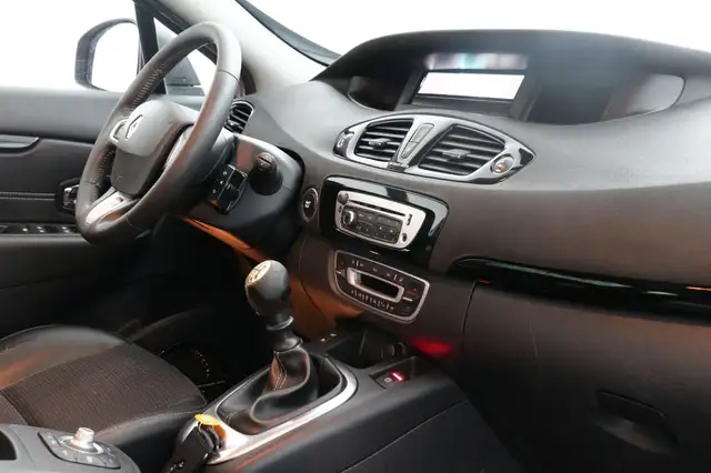 Renault Scenic view 11