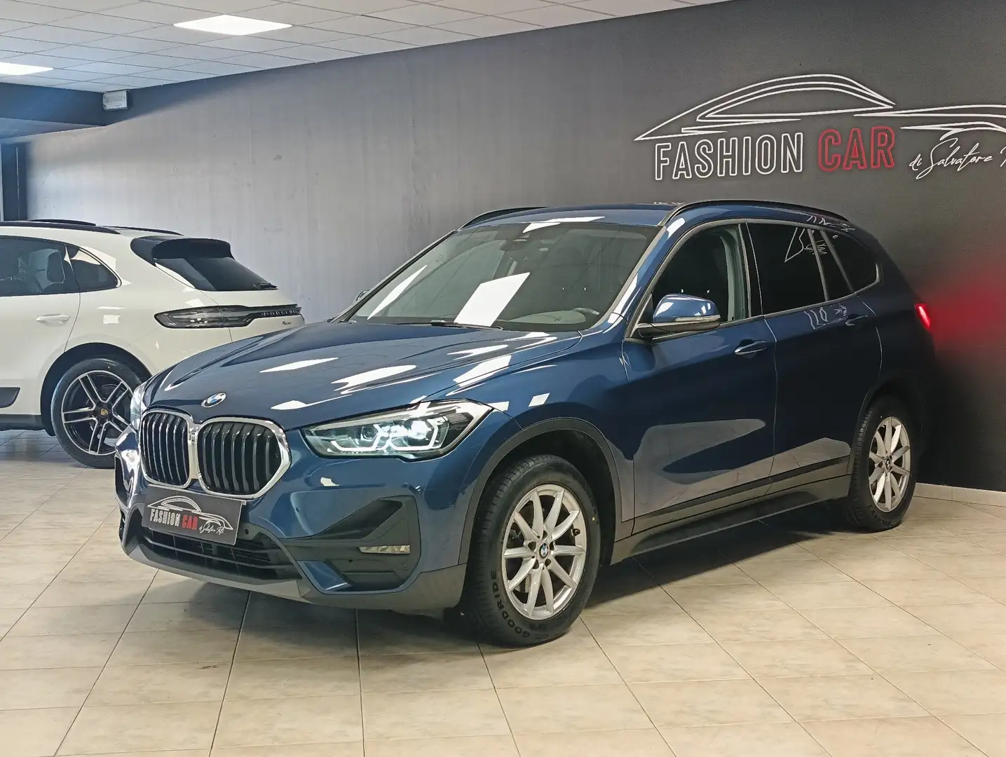 BMW X1 X1 F48 2019 xdrive18d Business Advantage auto Bleu - 2