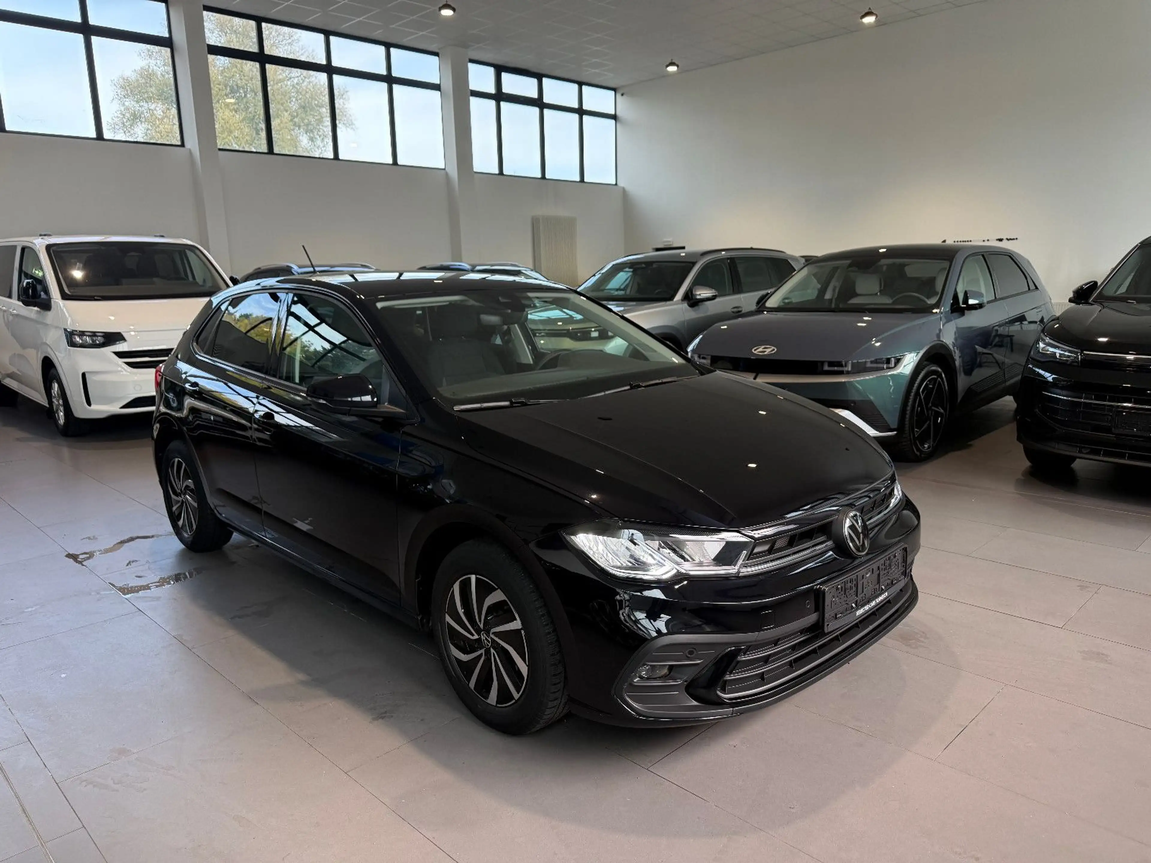Volkswagen Polo VI Life 1.0 TSI DSG AID/LED/PDC/LANE/FRONT — photo 3