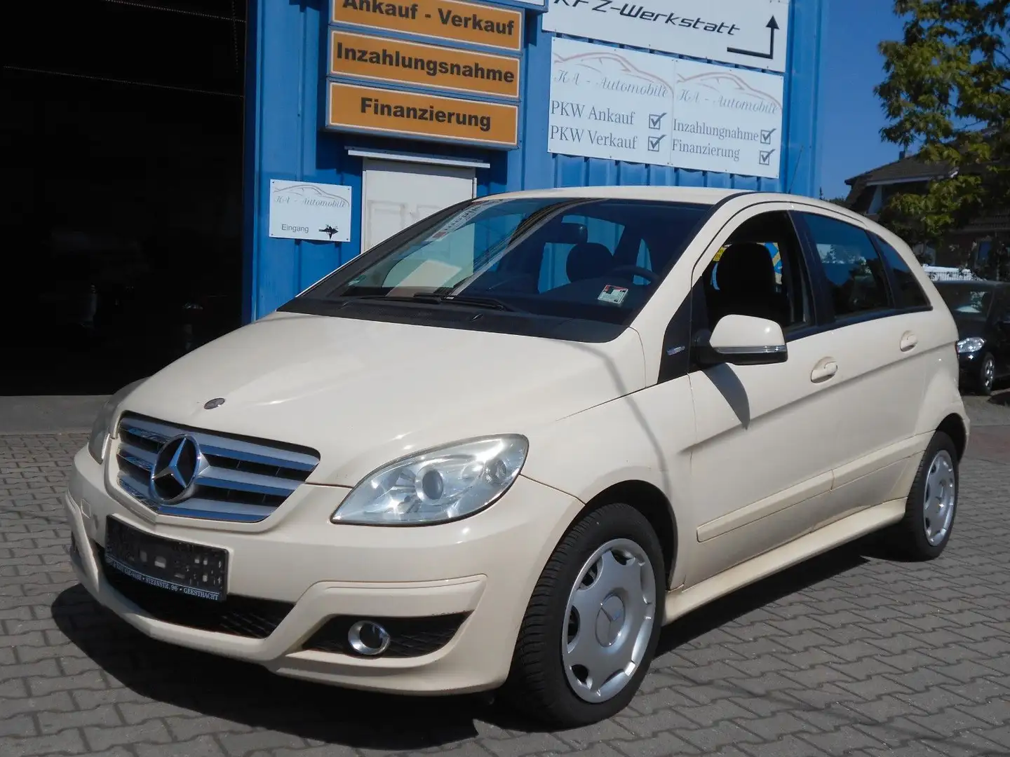 Mercedes-Benz B 180 B -Klasse B 180 NGT Beige - 1