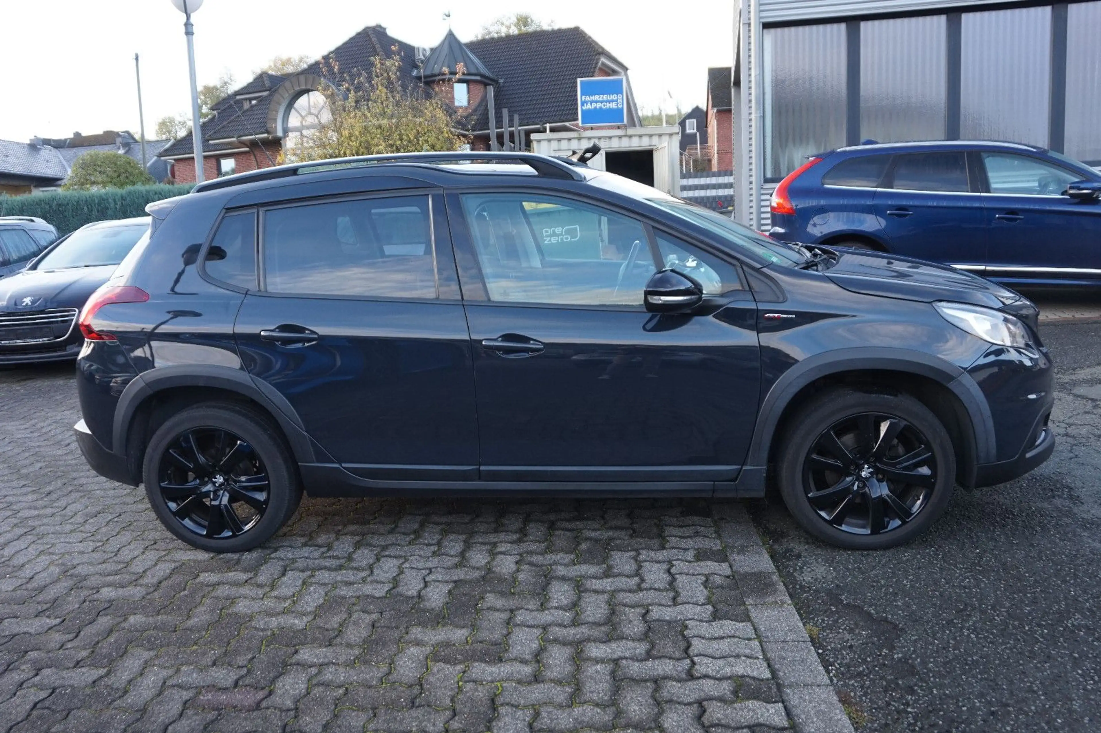 Peugeot 2008 Allure 110 Nur an Wiederverkäufer — photo 4