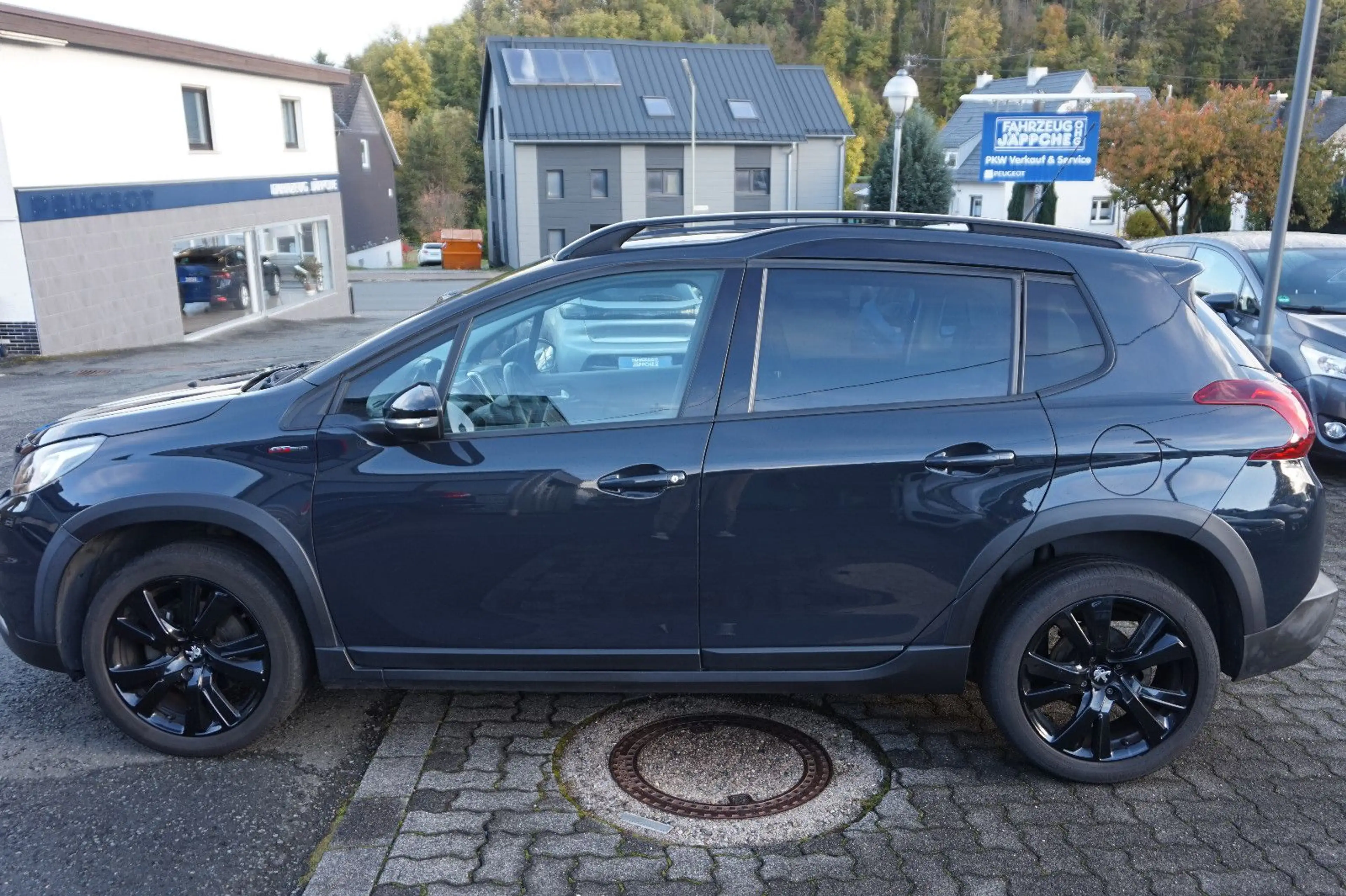 Peugeot 2008 Allure 110 Nur an Wiederverkäufer — photo 5