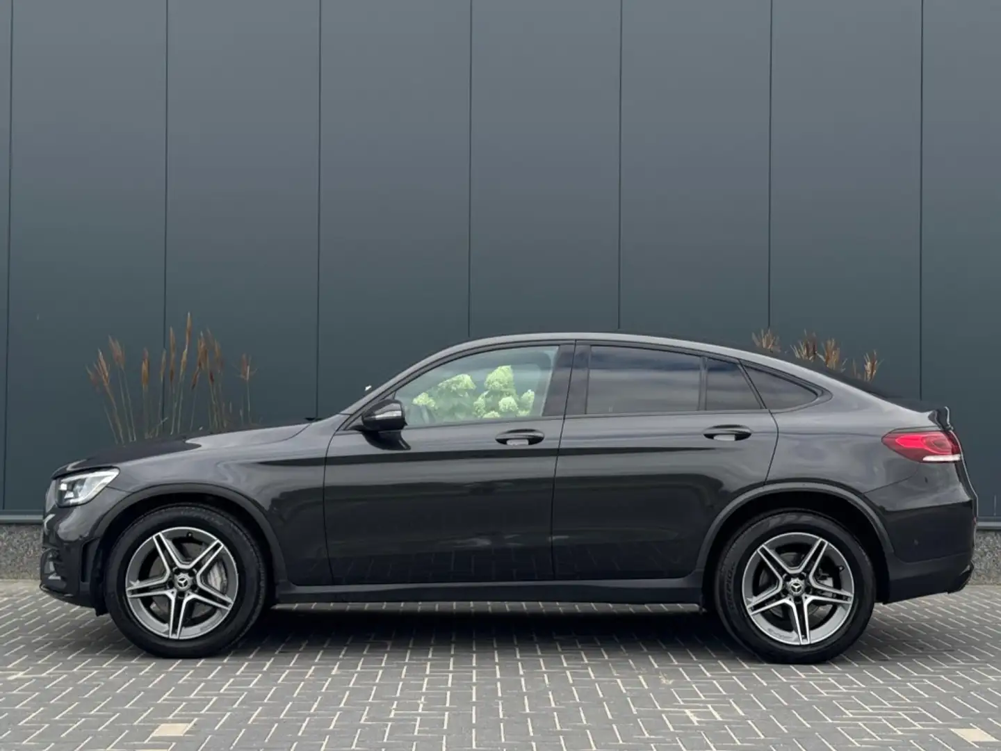 Mercedes-Benz GLC 200 Coupé Bus. Solut. AMG NAVI CAMERA PDC CLIMATE CR C Gris - 2