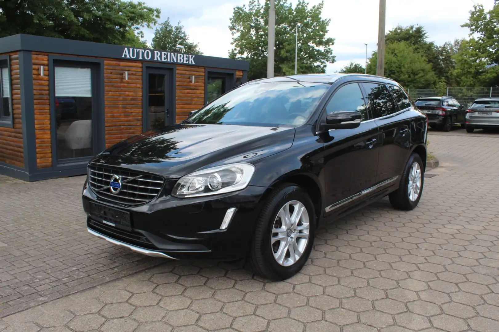 Volvo XC60 2.4 D4 AWD Automatik Summum Negru - 1