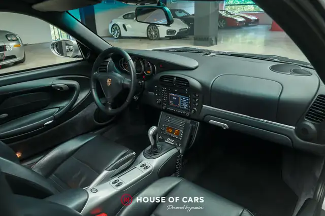 Porsche 911 view 16