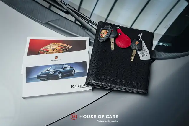 Porsche 911 view 23