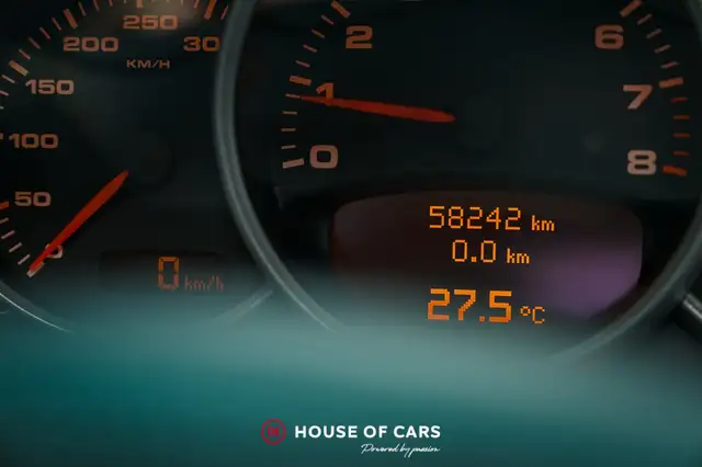 Porsche 911 view 22