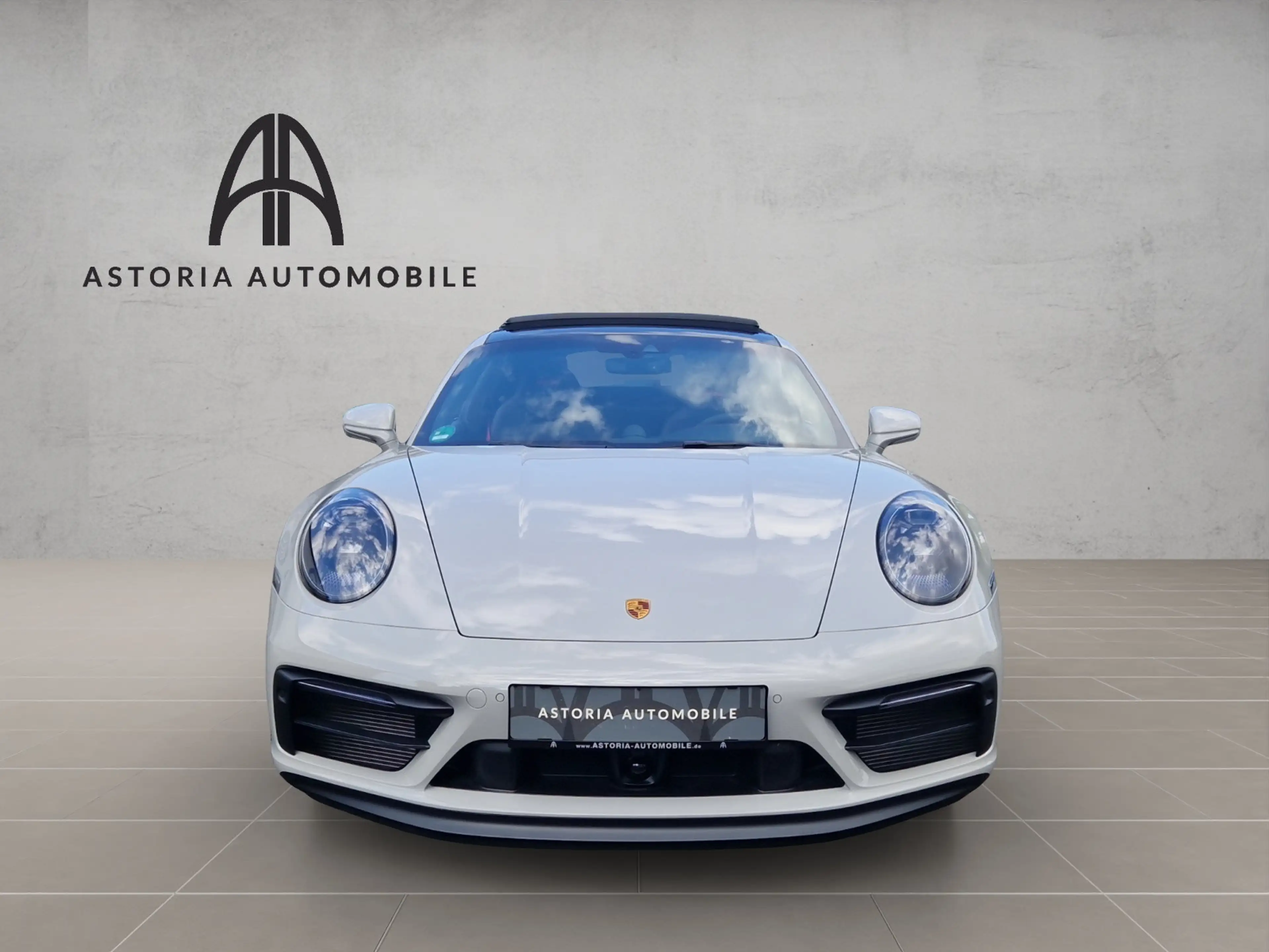 Porsche 911 Carrera GTS Matrix 18W AERO R-Tex Inno PDLS+ — photo 2