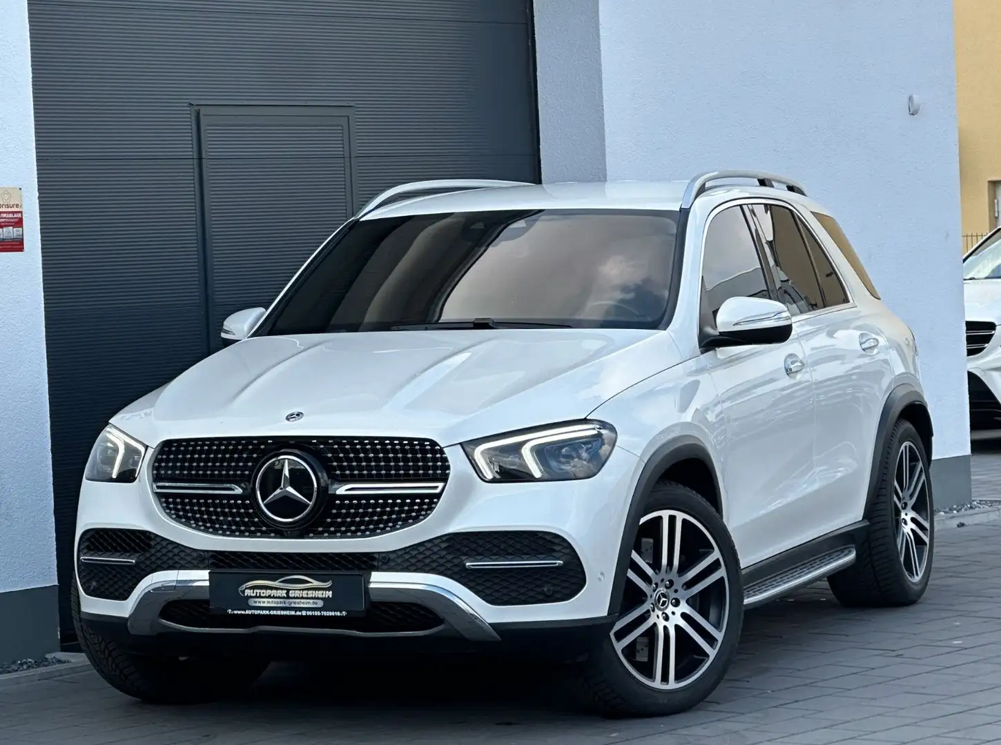 Mercedes-Benz GLE 580 4M*AMG*DESIGNO*KEY-GO*MEMORY*ACC+*360° Weiß - 1
