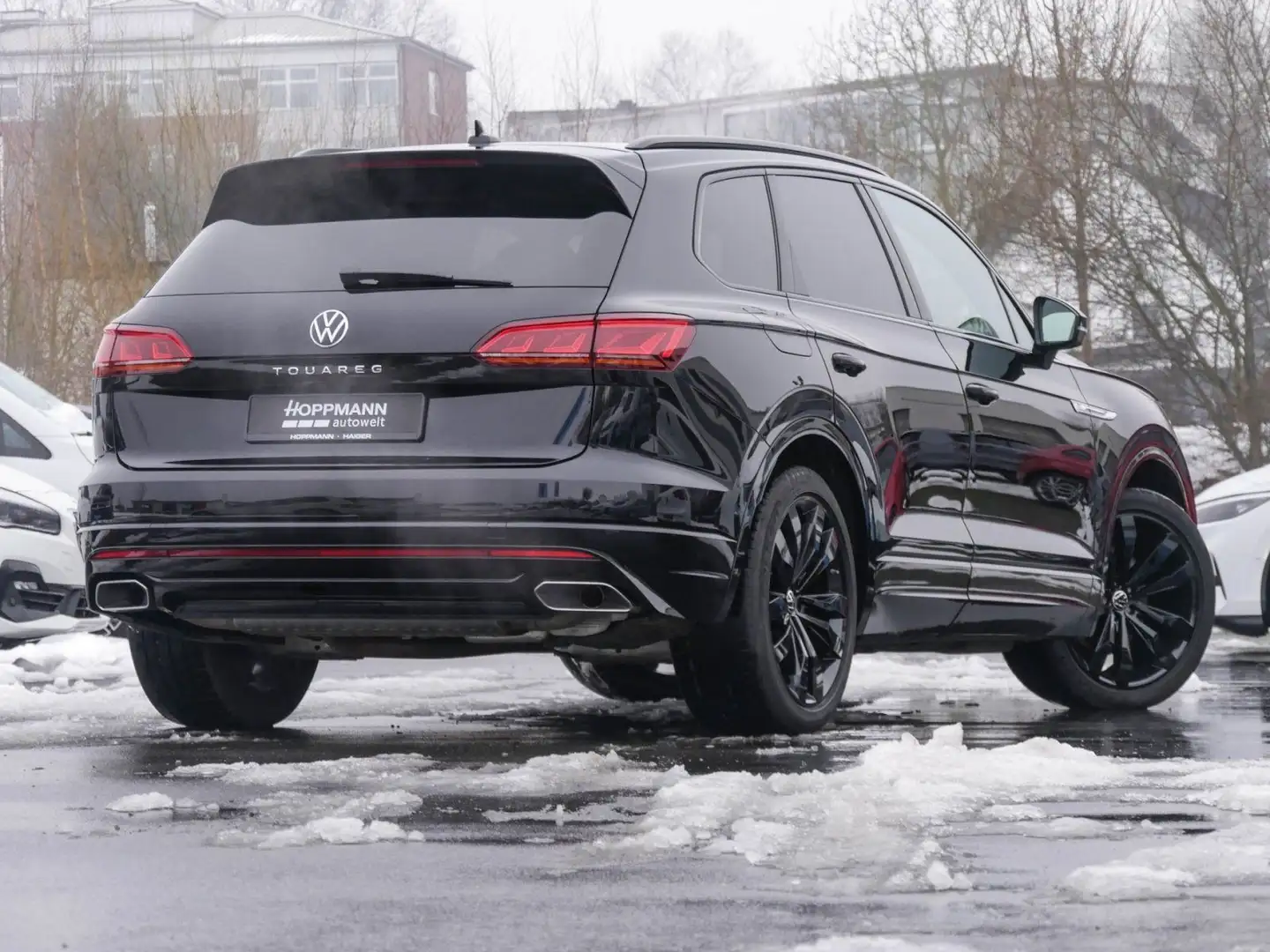 Volkswagen Touareg 3.0 V6 TDI R-Line Standheizung Pano AHK Schwarz - 2