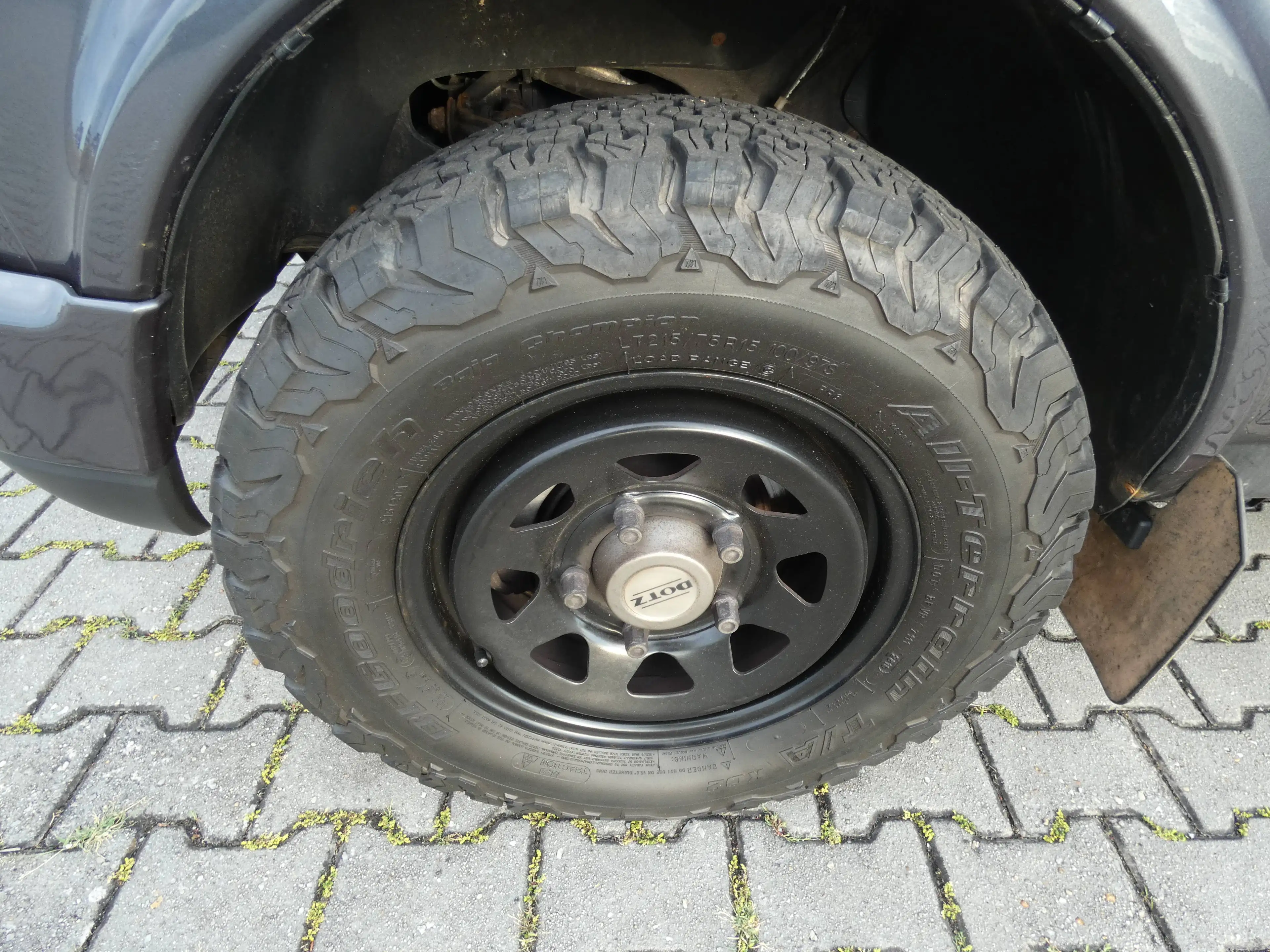 Lada Niva Legend 4x4 Urban 1,7 Sitzheizung, AHK mit 1900kg Anhängelast, Dachgepäckträger, TÜV bis 02.2028 — photo 11