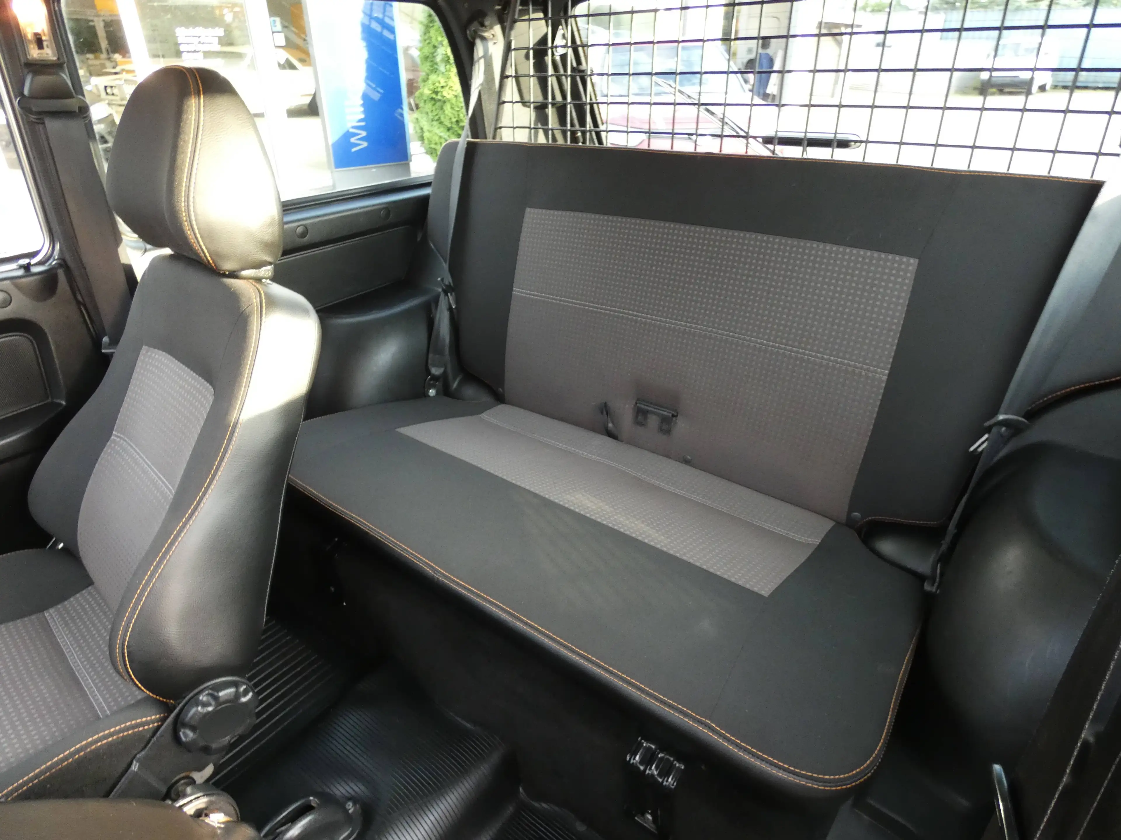 Lada Niva Legend 4x4 Urban 1,7 Sitzheizung, AHK mit 1900kg Anhängelast, Dachgepäckträger, TÜV bis 02.2028 — photo 7