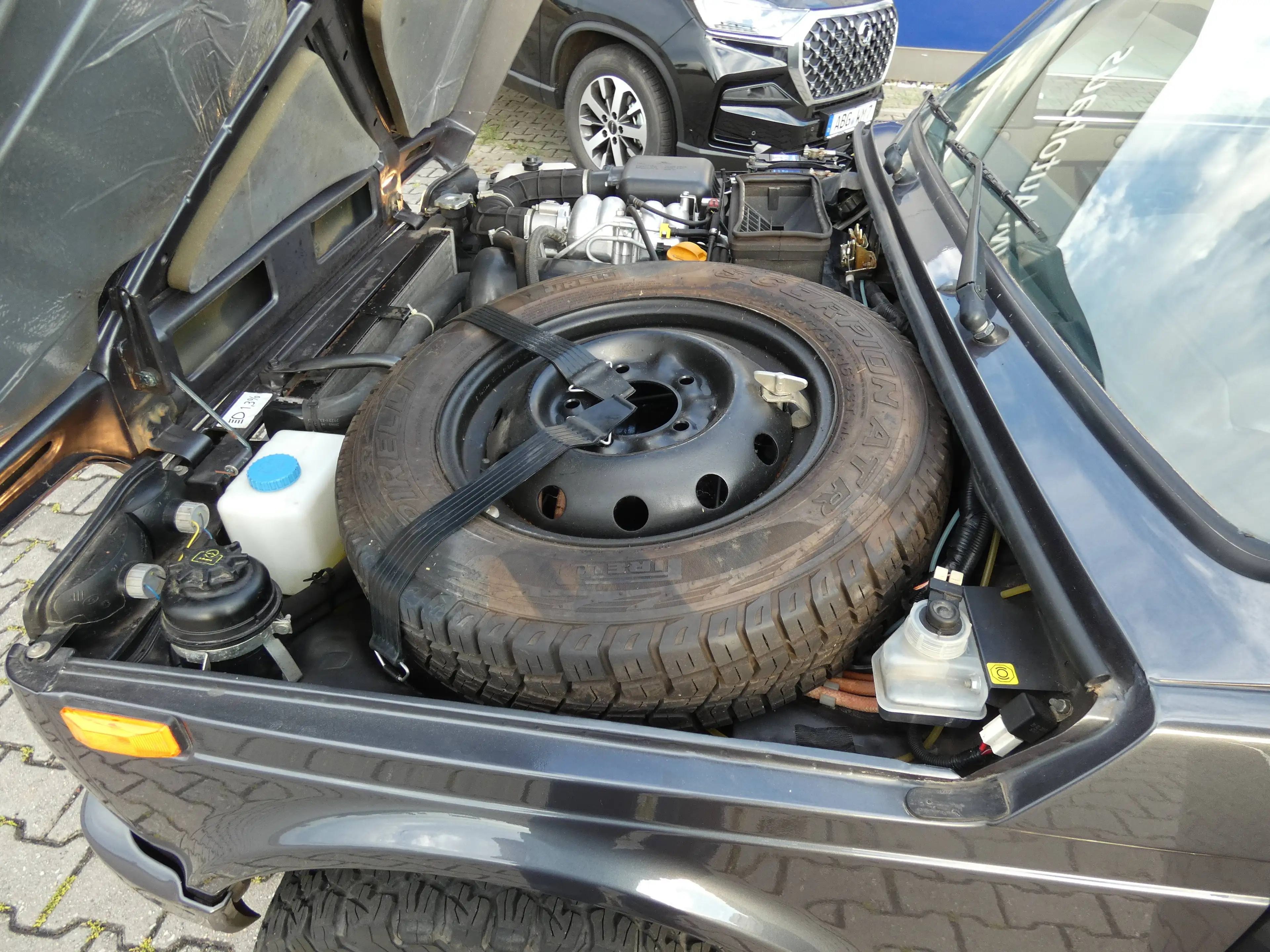 Lada Niva Legend 4x4 Urban 1,7 Sitzheizung, AHK mit 1900kg Anhängelast, Dachgepäckträger, TÜV bis 02.2028 — photo 12
