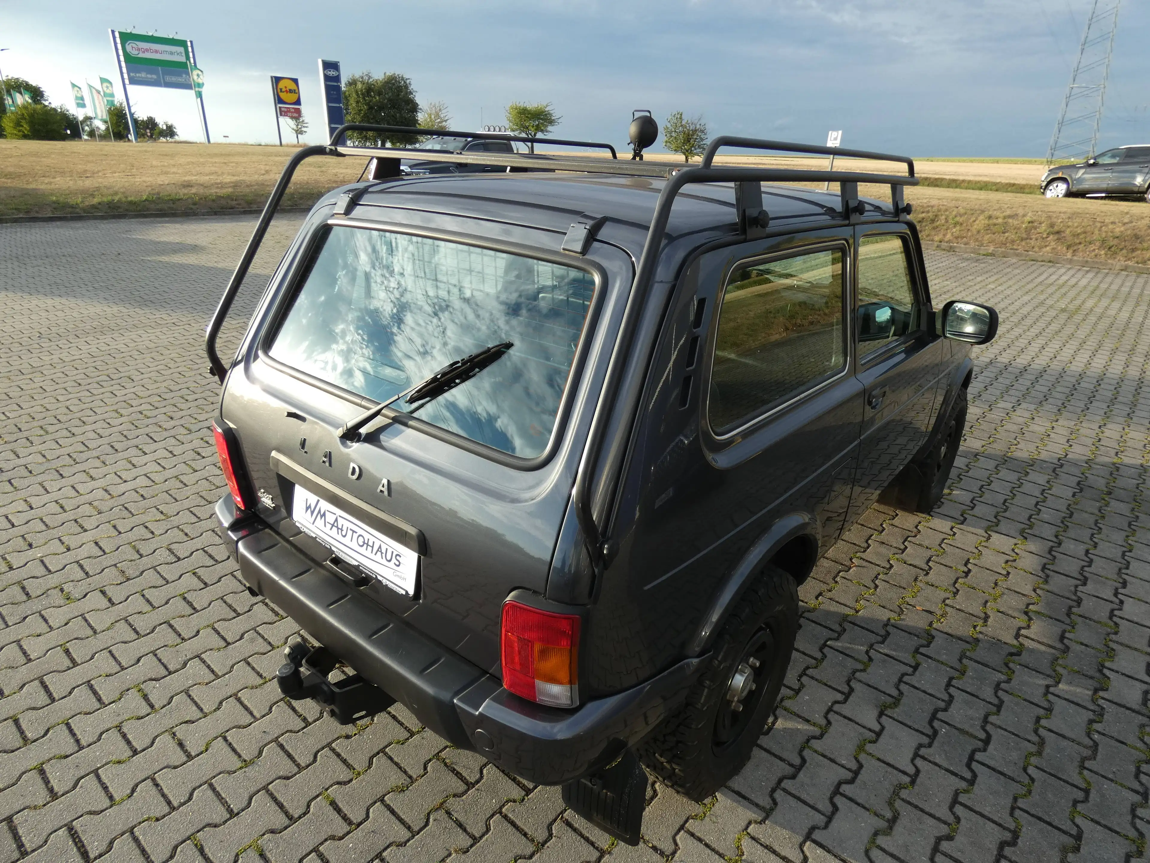 Lada Niva Legend 4x4 Urban 1,7 Sitzheizung, AHK mit 1900kg Anhängelast, Dachgepäckträger, TÜV bis 02.2028 — photo 4