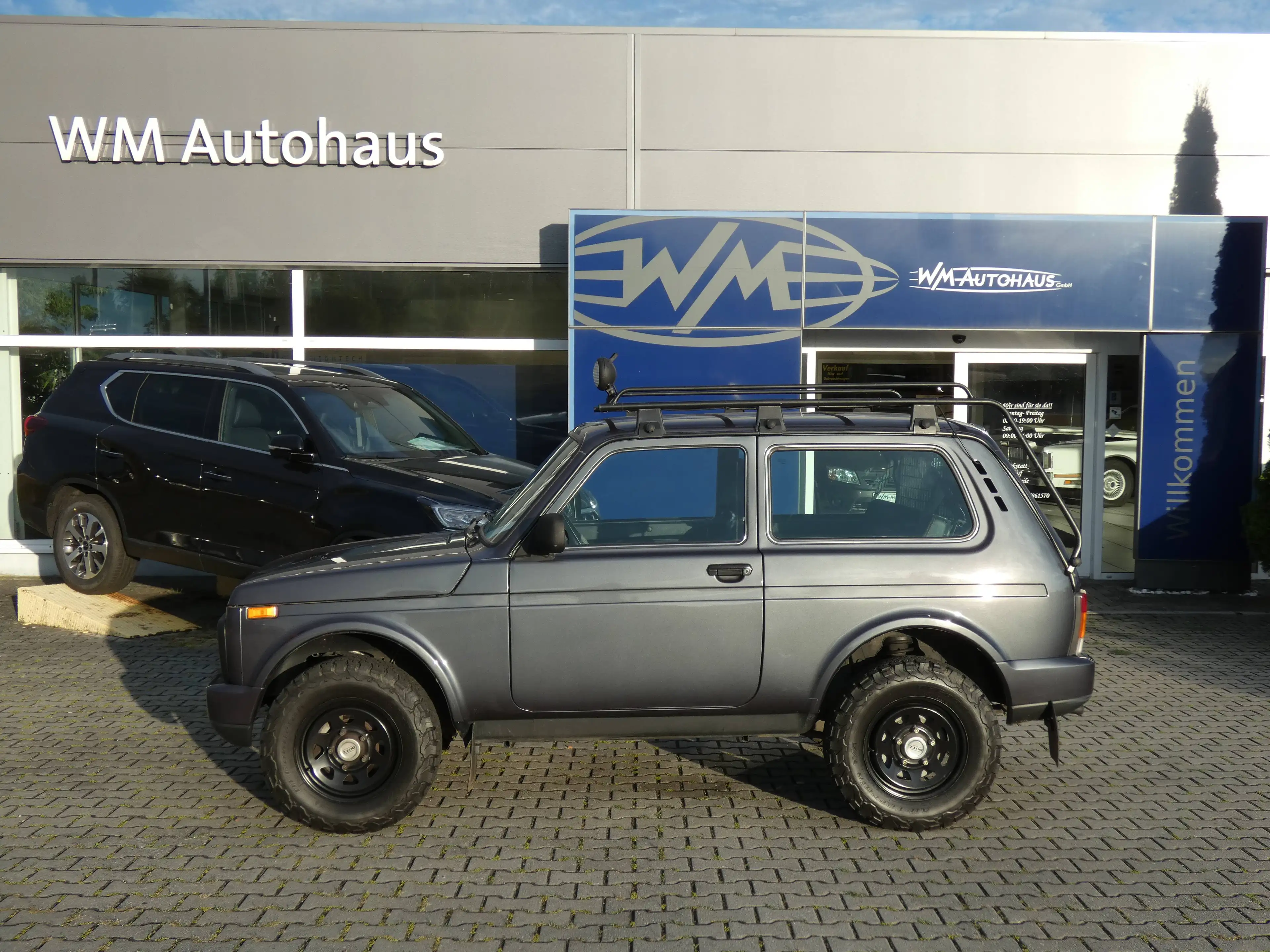 Lada Niva Legend 4x4 Urban 1,7 Sitzheizung, AHK mit 1900kg Anhängelast, Dachgepäckträger, TÜV bis 02.2028 — photo 2