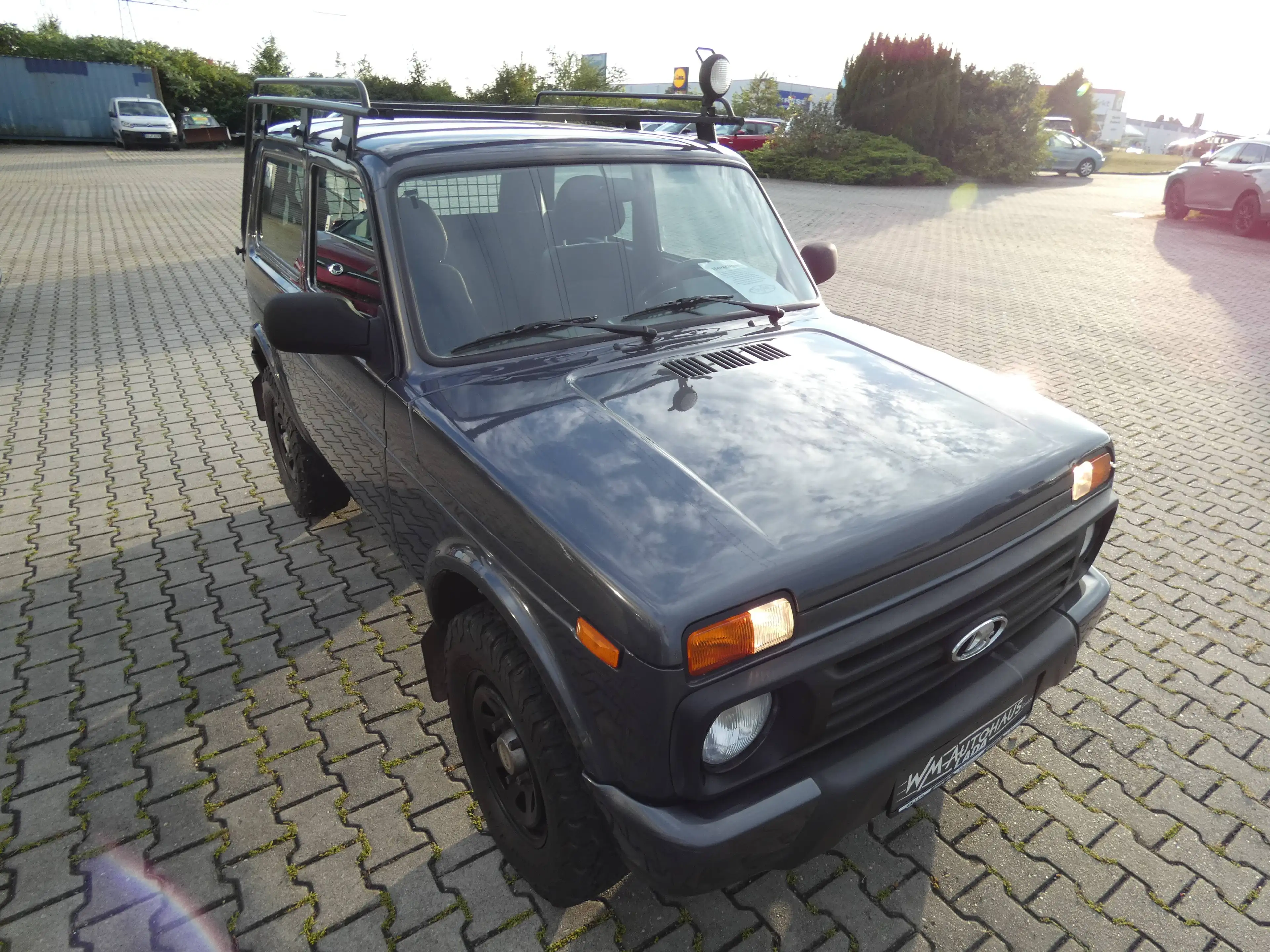 Lada Niva Legend 4x4 Urban 1,7 Sitzheizung, AHK mit 1900kg Anhängelast, Dachgepäckträger, TÜV bis 02.2028 — photo 5