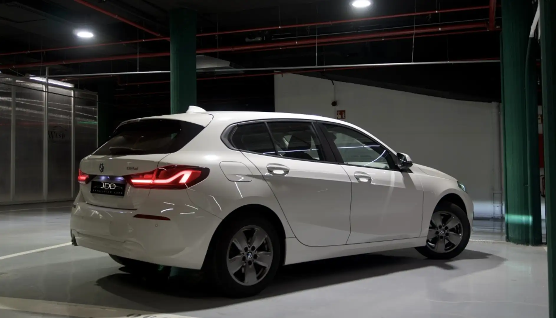 BMW 116 116dA Business Corporate Wit - 2