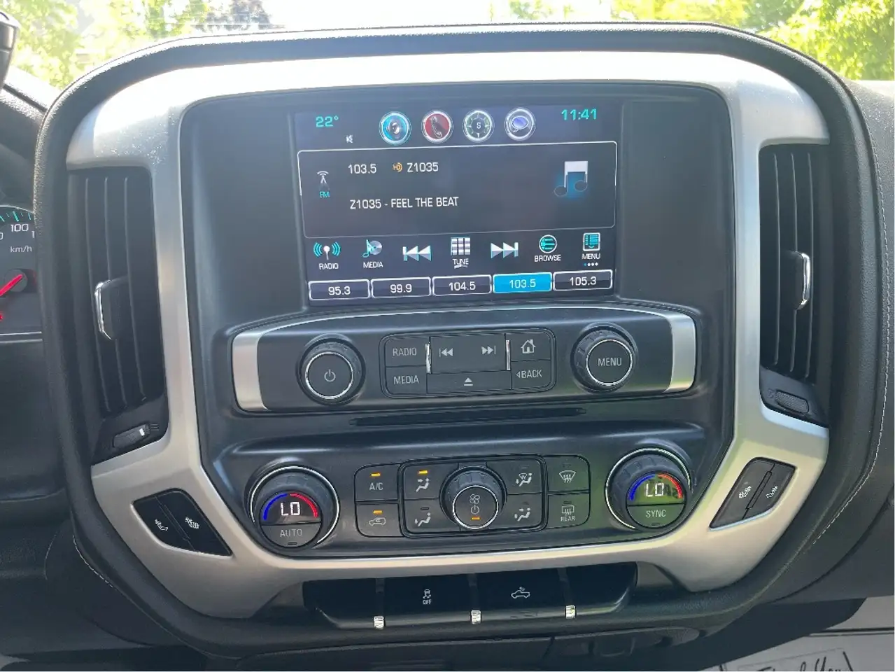 GMC Sierra 1500 photo GMC Sierra 1500