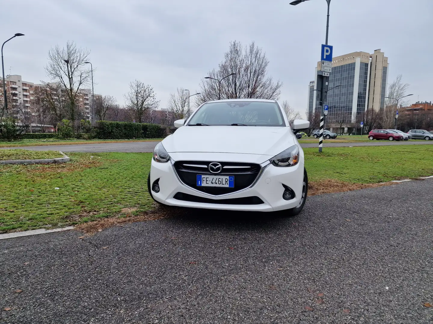 Mazda 2 2 III 2015 1.5d Exceed 105cv Bianco - 1