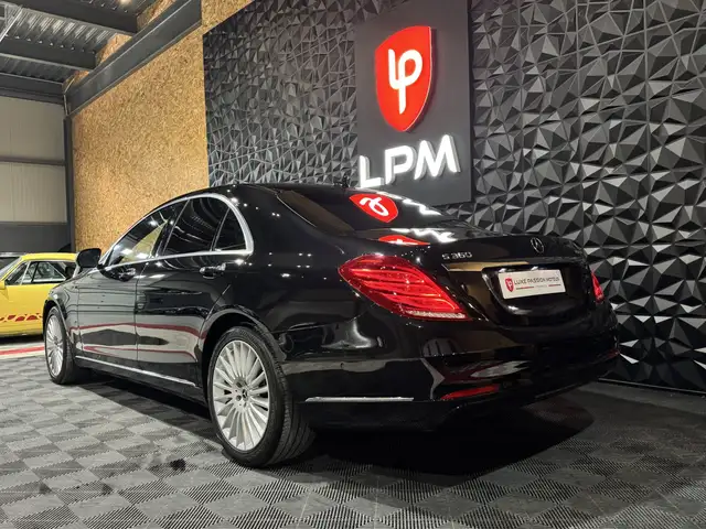 Mercedes-Benz S-Class view 4