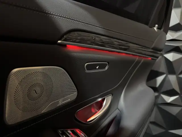 Mercedes-Benz S-Class view 29
