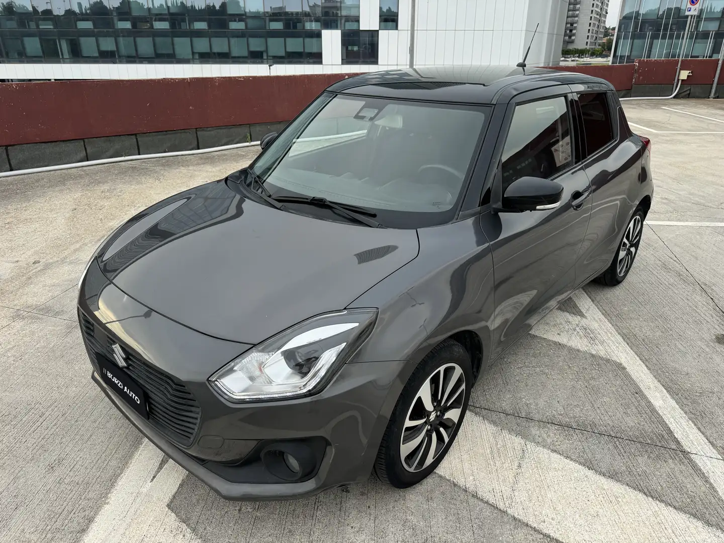 Suzuki Swift 1.2h Top 2wd my19 PREZZO REALE! FULL OPTIONAL!! Grau - 1