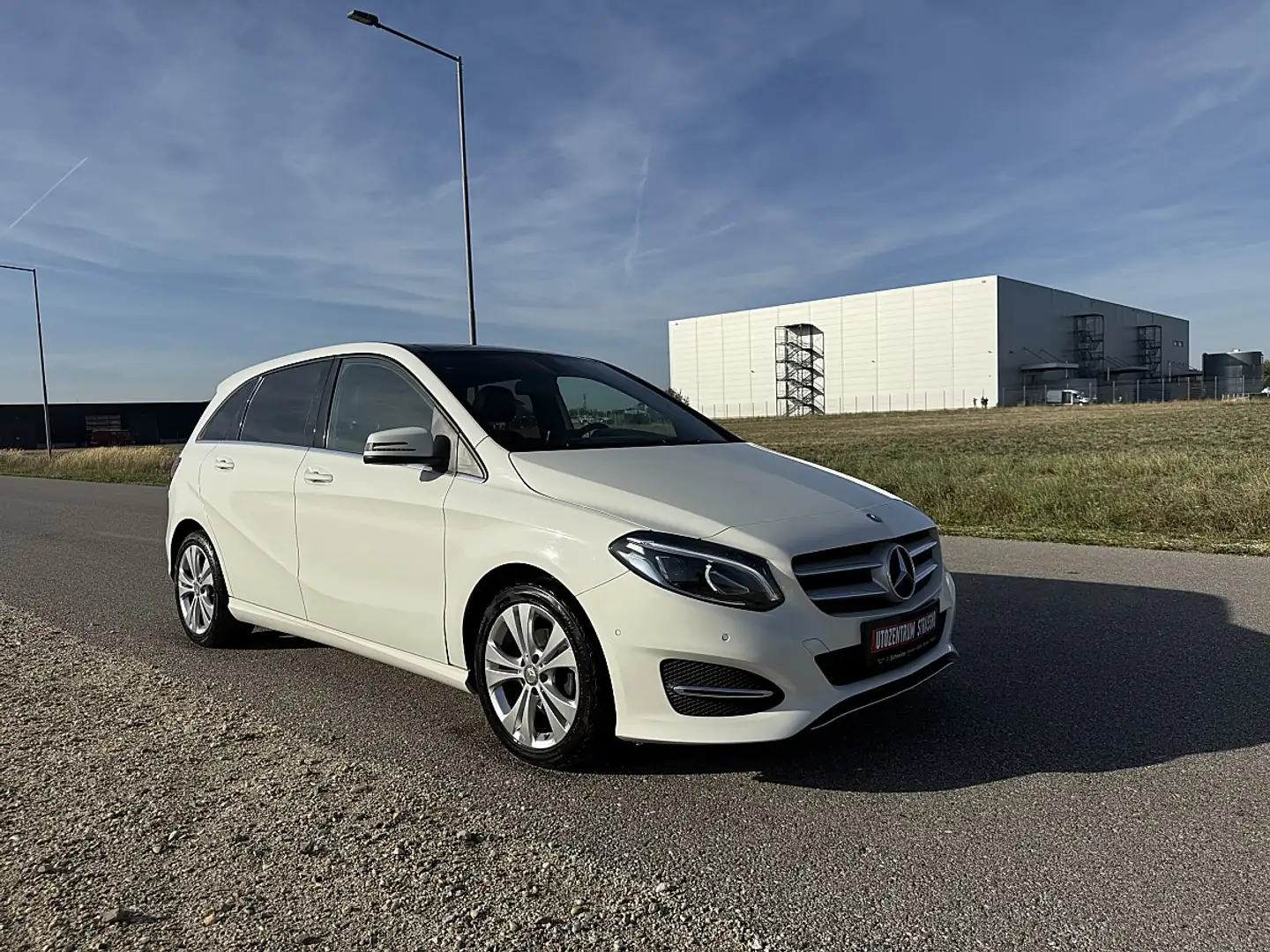 Mercedes-Benz B 180 CDI Aut. Urban Weiß - 2