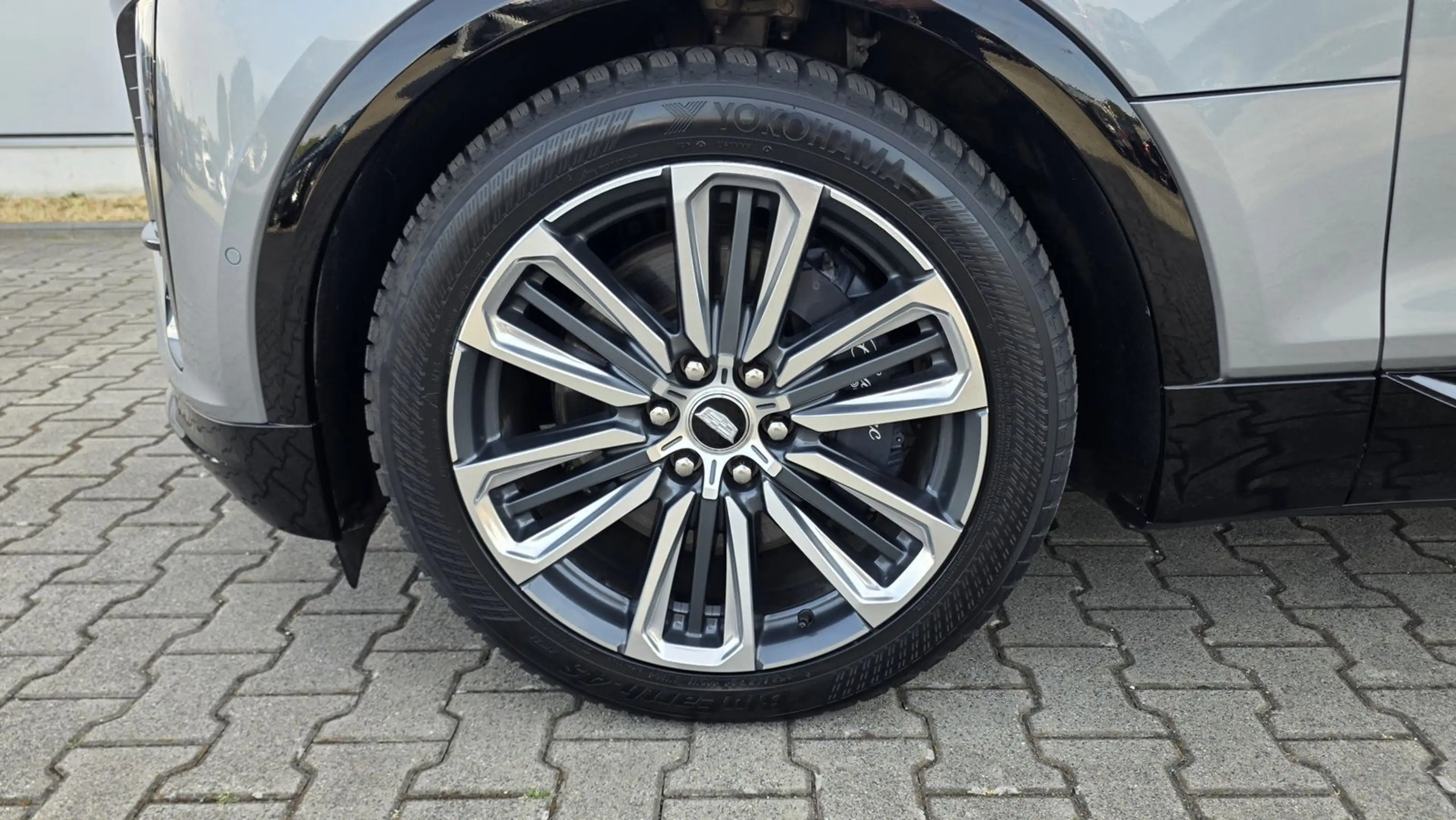Cadillac Lyriq Sport 600e AWD — photo 8