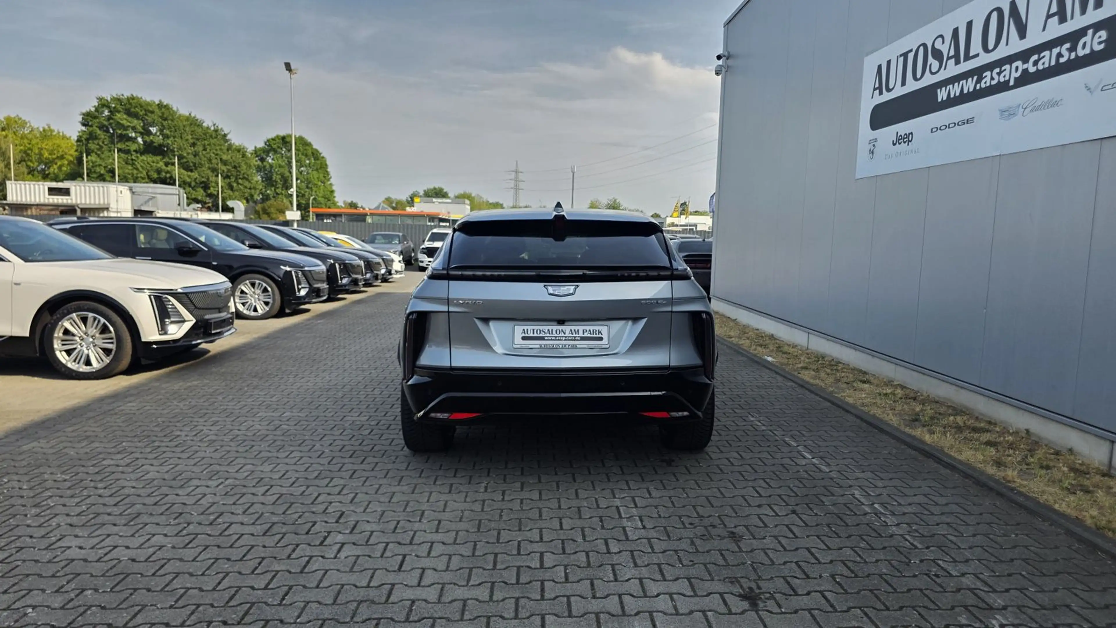 Cadillac Lyriq Sport 600e AWD — photo 6