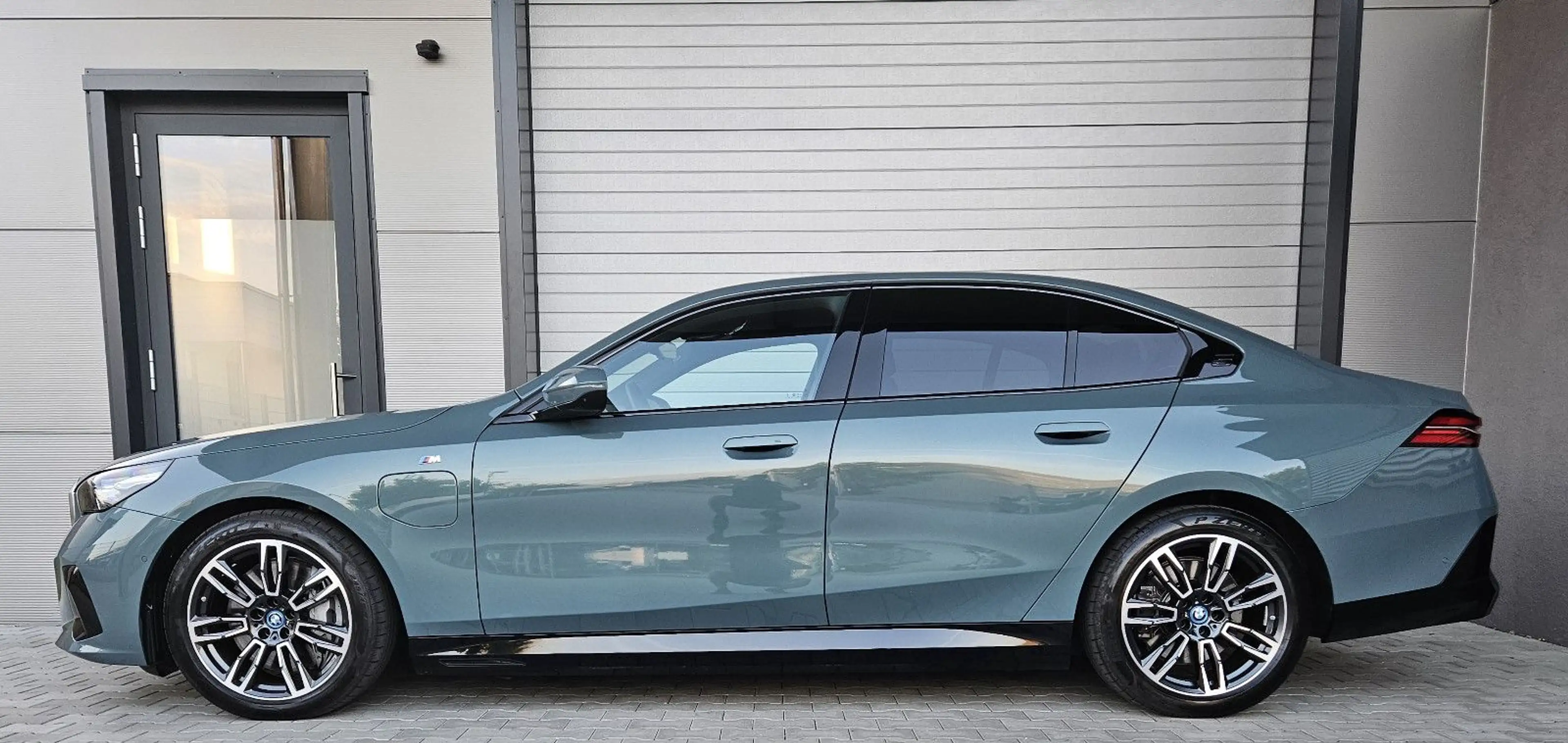 BMW 550 e xDrive M Sport Merino Integral 1Hand — photo 4