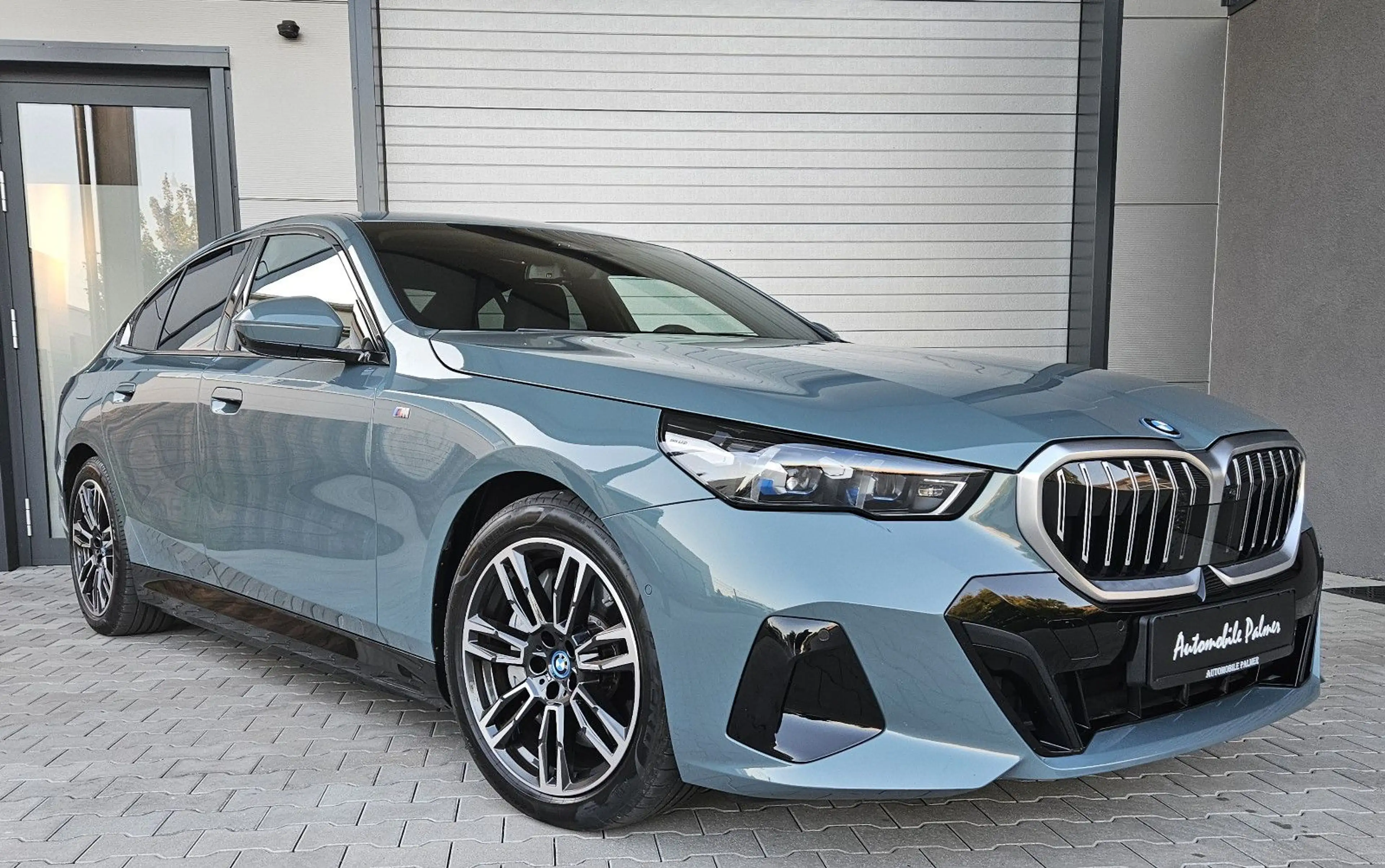 BMW 550 e xDrive M Sport Merino Integral 1Hand — photo 2