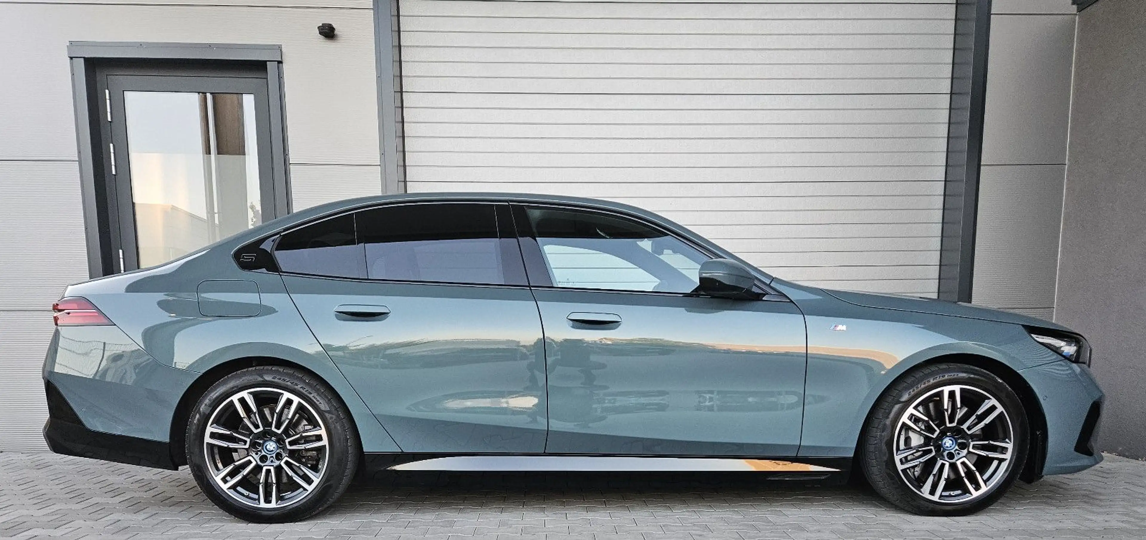BMW 550 e xDrive M Sport Merino Integral 1Hand — photo 6