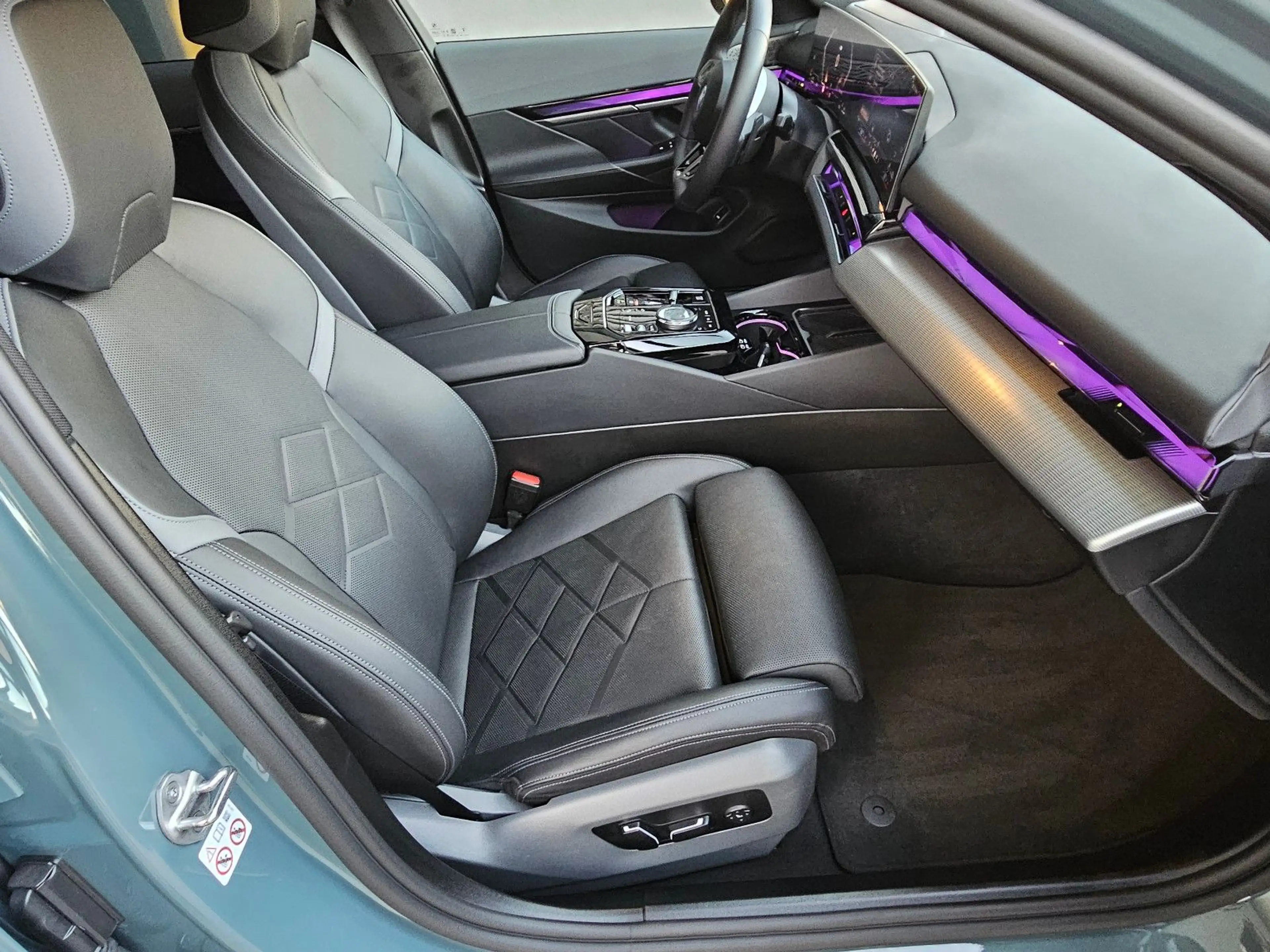 BMW 550 e xDrive M Sport Merino Integral 1Hand — photo 11