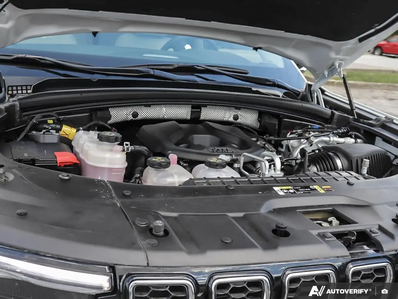 Jeep Grand Cherokee снимка Jeep Grand Cherokee