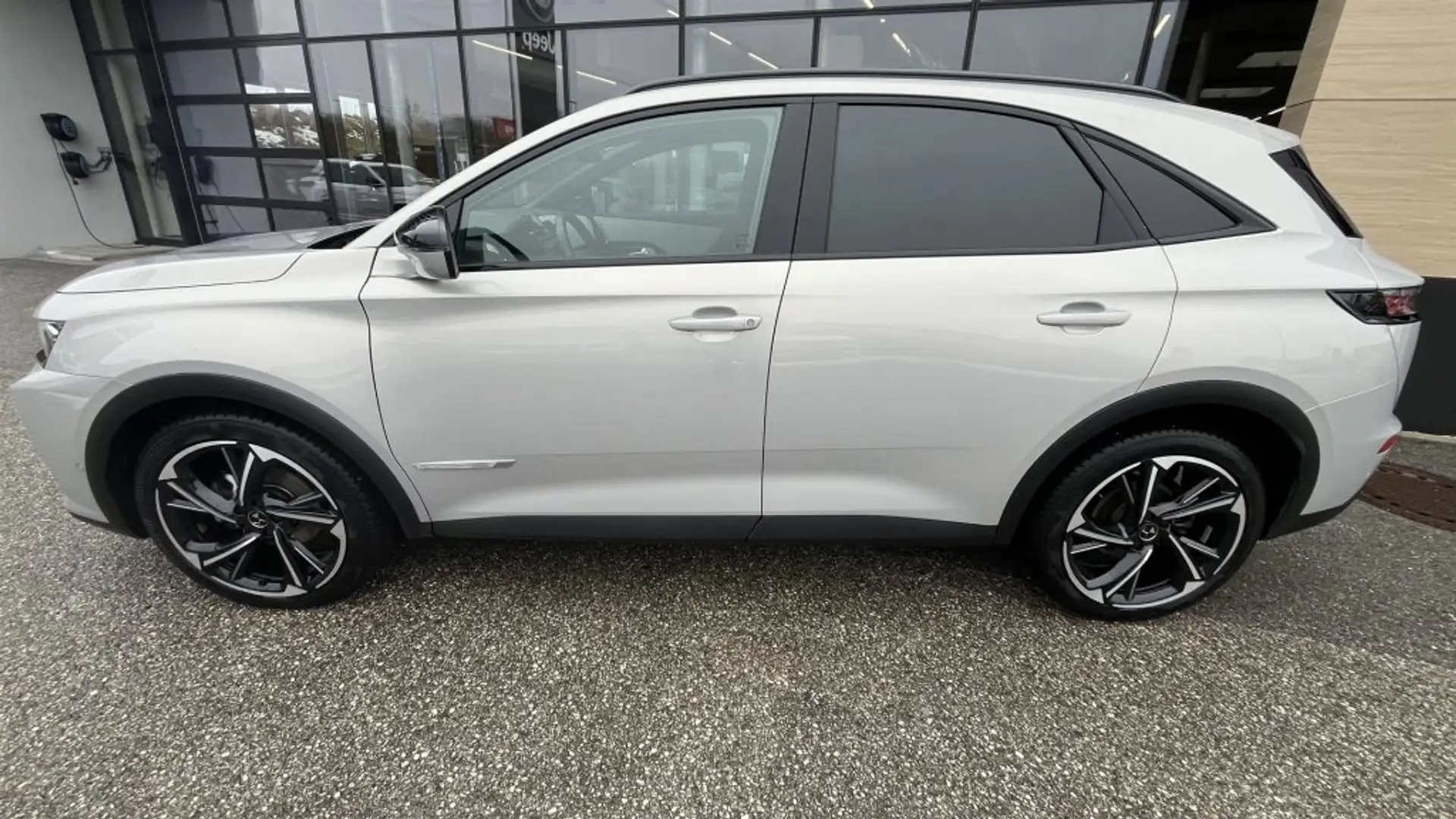 DS Automobiles DS 7 blueHDi 130 Aut. Collection ESPRIT DE VOYAGE Grau - 2