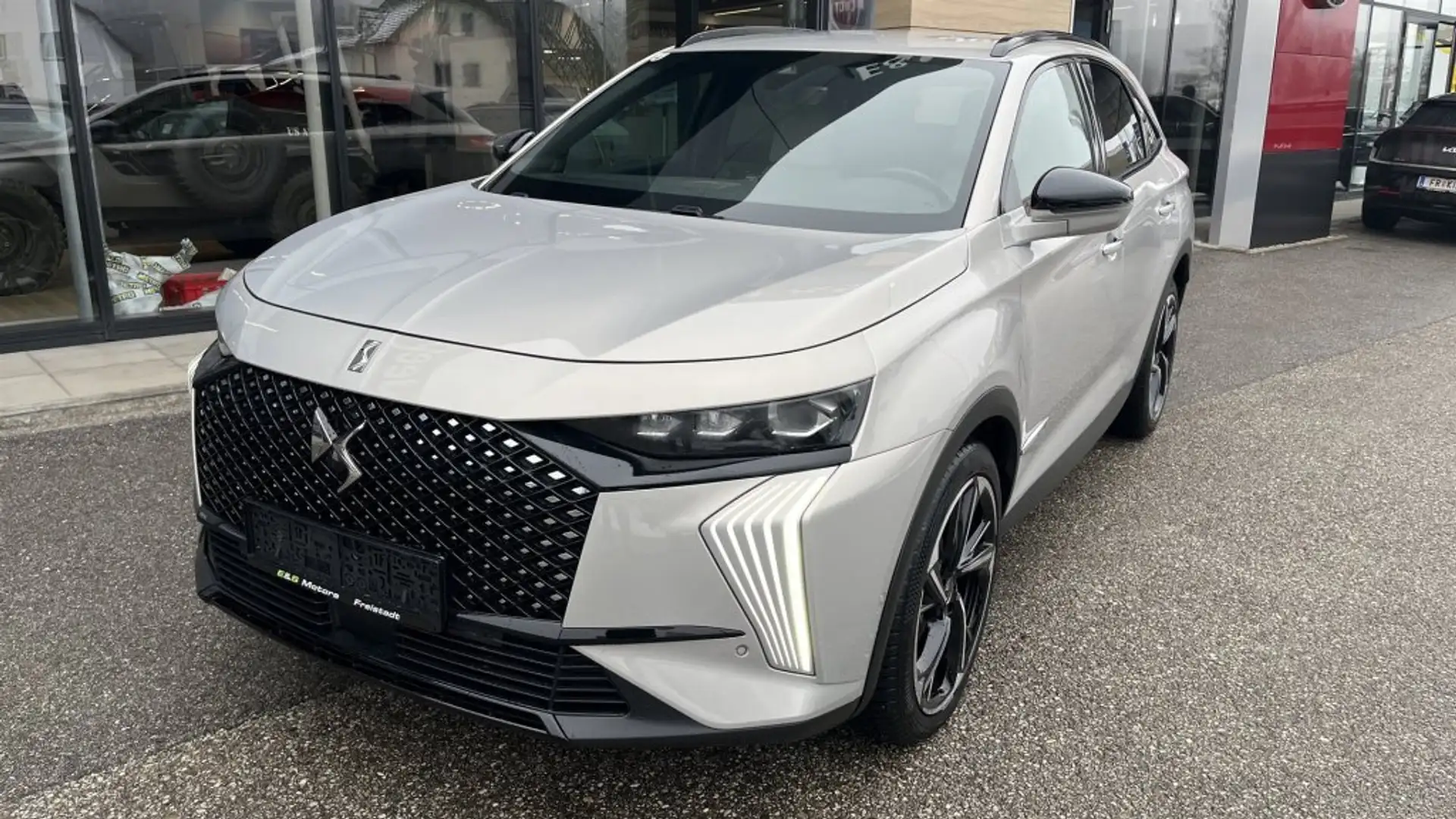 DS Automobiles DS 7 blueHDi 130 Aut. Collection ESPRIT DE VOYAGE Grau - 1