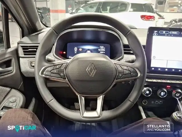 Renault Clio view 13