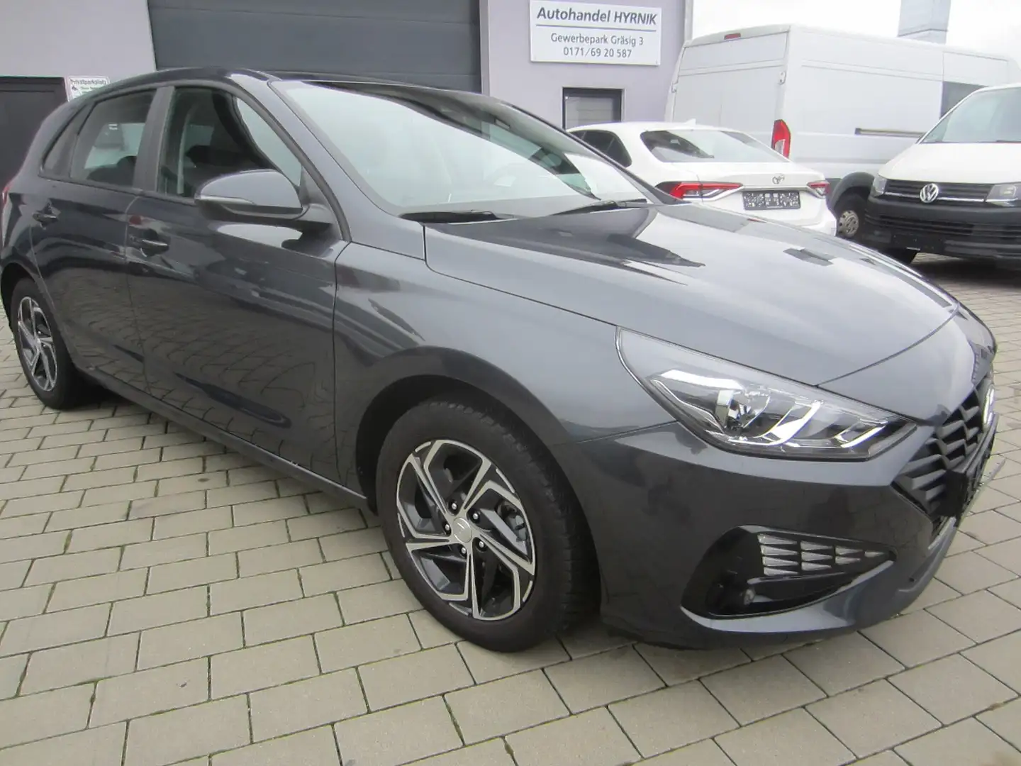 Hyundai i30 Aut. Mild-Hybrid,Kamera,PDC Grau - 2