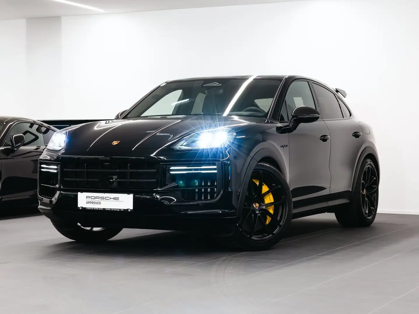 Porsche Cayenne Turbo E-Hybrid Coupé "GT-Paket" Schwarz - 1