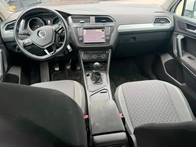 Volkswagen Tiguan view 8