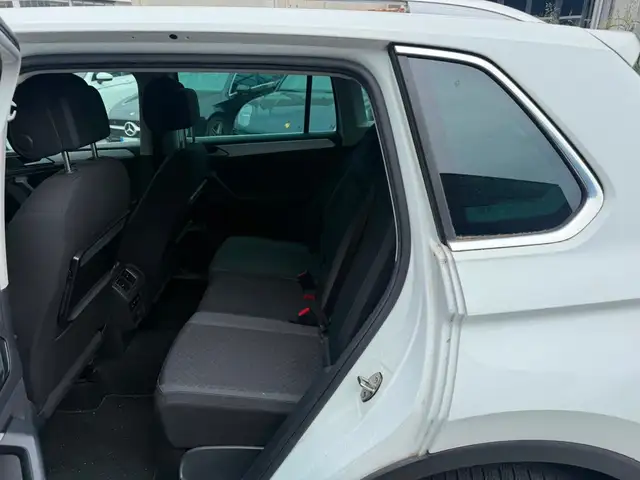 Volkswagen Tiguan view 9