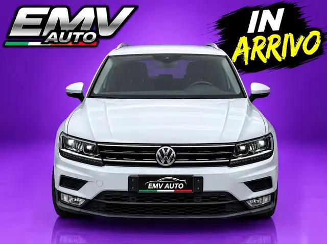 Volkswagen Tiguan view 2