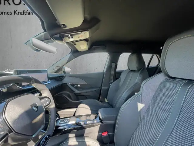 Peugeot 2008 view 9