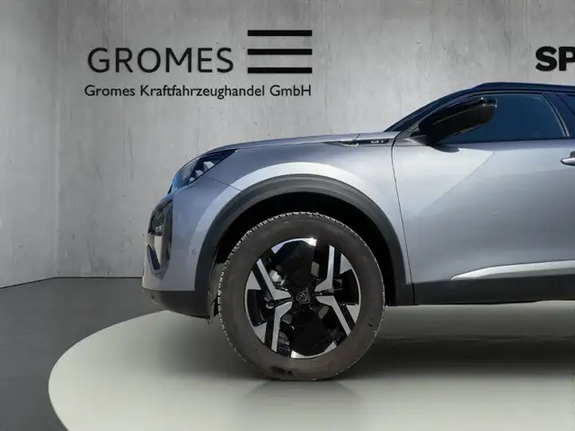 Peugeot 2008 view 11