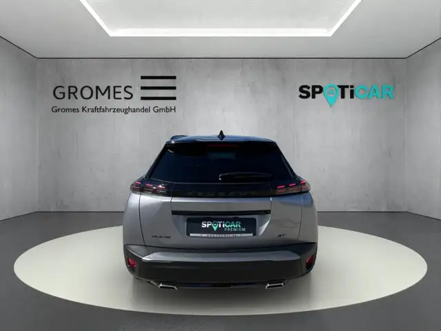 Peugeot 2008 view 4